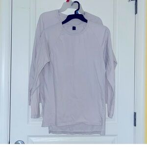 2 pieces of women’s t shirt